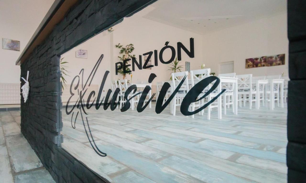 Penzion Exclusive เตร็นชีน ภายนอก รูปภาพ